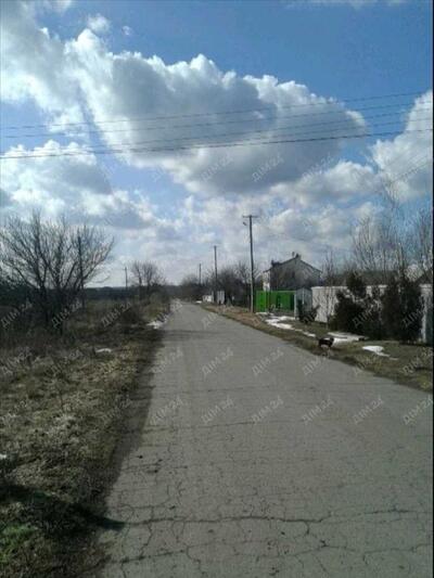 Ділянка в Абазівці на асфальтованій вулиці.