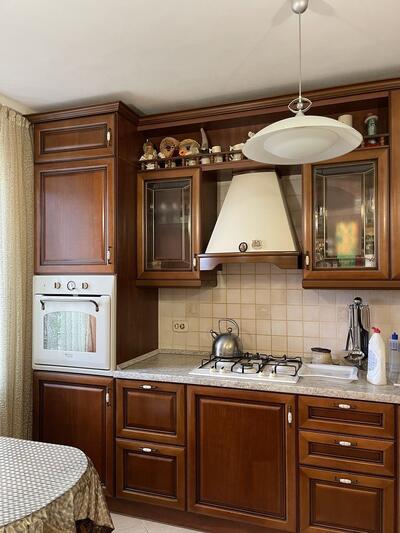 3 кімнатна квартира в гарному стані. Меблі та техніка в подарунок!