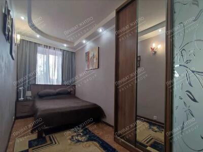 Продається двокімнатна квартира в центрі