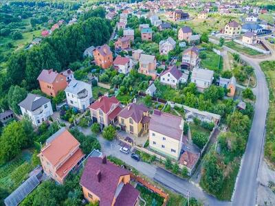 Чудовий будинок в Яру