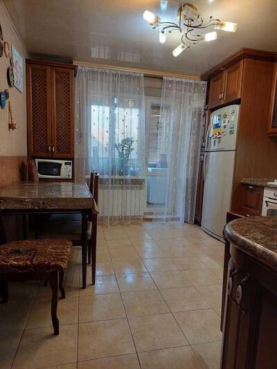 Затишна двокімнатна квартира з індивідуальним опаленням