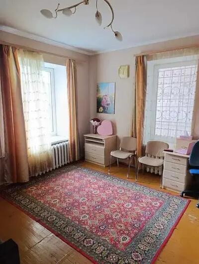 Однокімнатна квартира в центральній частині міста!