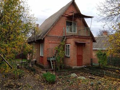 Будинок для великої родини біля річки