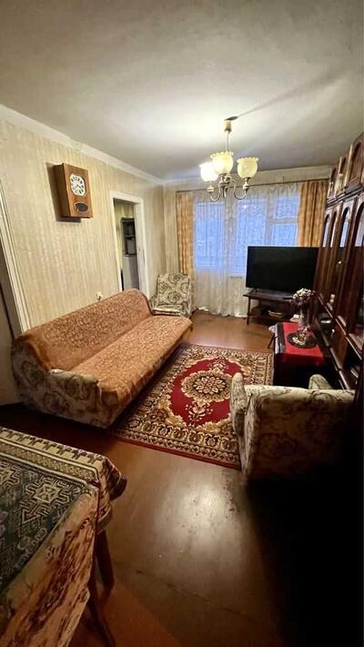 4 кімнатна квартира на середньому поверсі на Алмазному