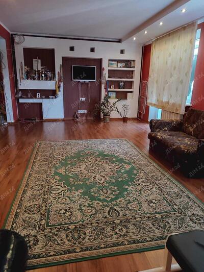 Простора квартира з індивідуальним опаленням на ближній Леваді