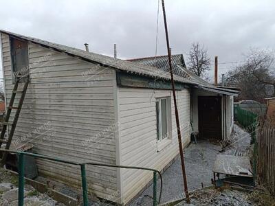 Частина будинку в 300 м від школи №8