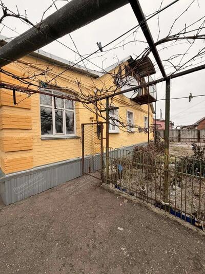 Продаж цегляного будинку на Яківцях