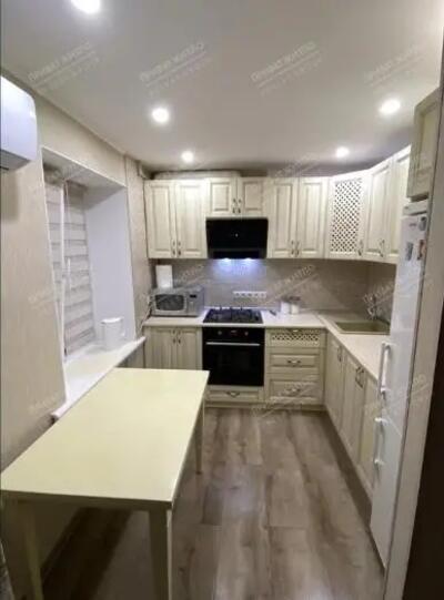 Трикімнатна квартира на Браїлках!