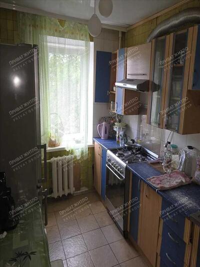 4 кімнати, сердній поверх, Боженка