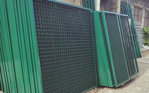 Сетка канилированная заборная