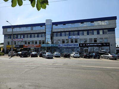 Оренда магазин + склад в м.Луцьку по вул. Рівненській, 48 (частина 1-го пов. офісного центру «Нові г