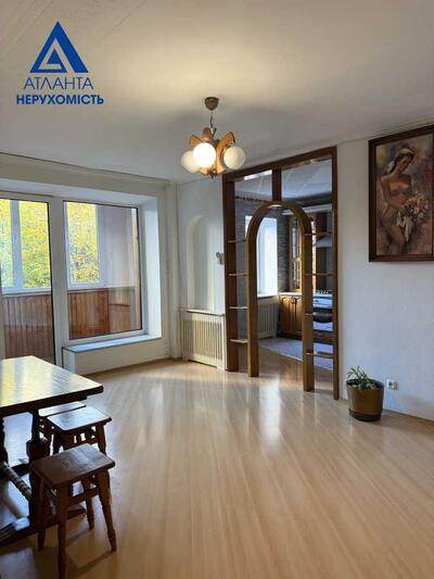 Продам 5-к квартиру Луцьк, Луцьк, Кравчука, 38