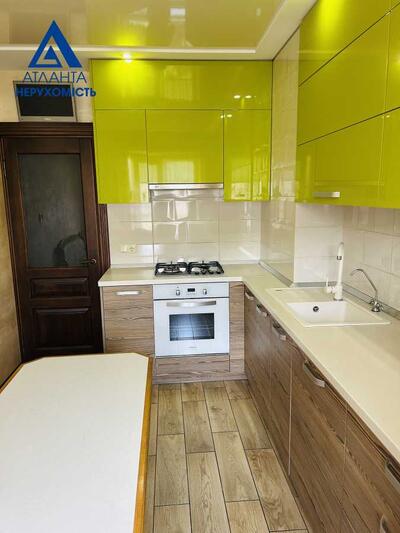 Продам 3-к квартиру Луцк, Луцк, Кравчука, 7