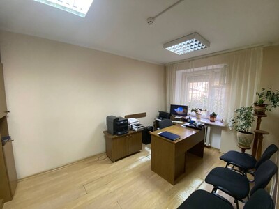 Продаж офісного приміщення по просп.Відродження!