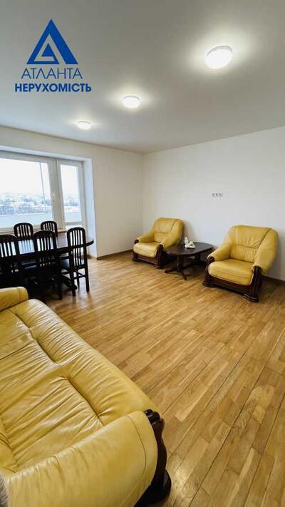 Продам 4-к квартиру Луцк, Луцк, Соборності, 33