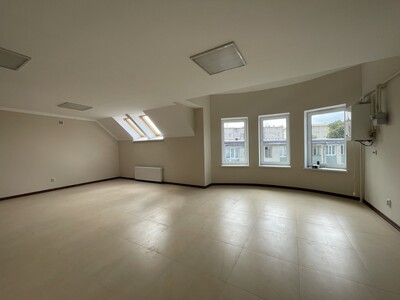 Офіс знаходиться в центральній частині міста Луцька, по вул. Банковій, 1а (колишня вул. Потапова).