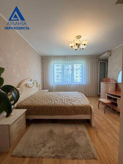 Продам 4-к квартиру Луцьк, Луцьк, Шота Руставелі, 10