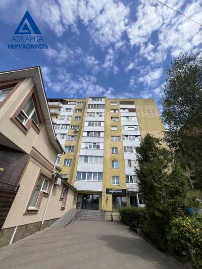 Продам 1-к квартиру Луцьк, Луцьк, Відродження, 22а