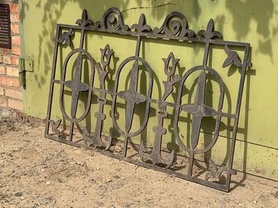 Продаю секції для огорожі і декоративну кручену полосу для оградок і тд.