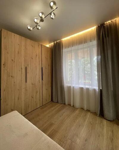 Продаж затишного будинку, вул. 10 Лінія