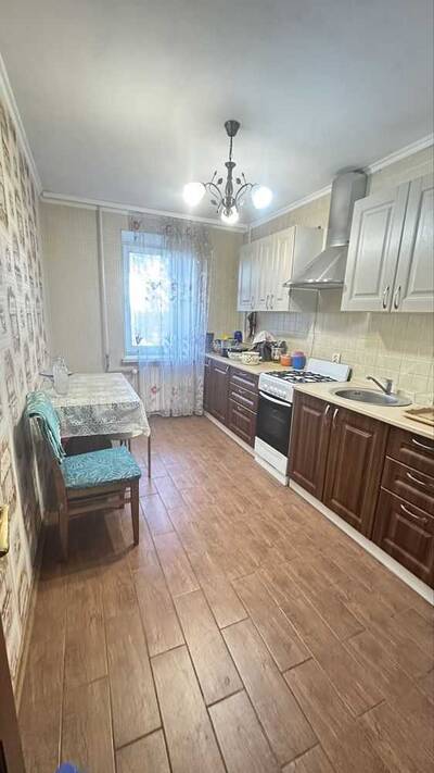 Продам 4-к квартиру Миколаїв, Центральний, Героїв України, 75В
