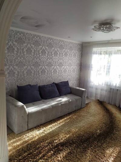 Продаж 3-кімнатної квартири з євроремонтом у Лісках, вул. Олекси Алмазова