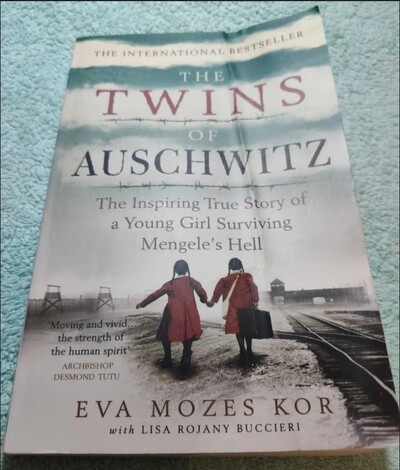 Біографічна повість, роман на англійській Twins of Auschwitz by Eva Mozes with Lisa Rojany!
