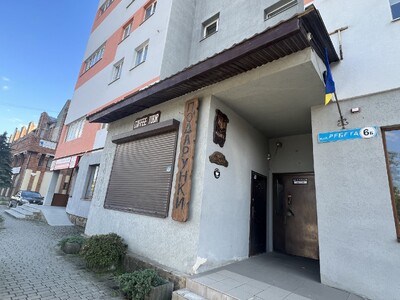 Продаж комерційного приміщення на вул. Ребета Л. 6Б, площа 11.1 кв.м