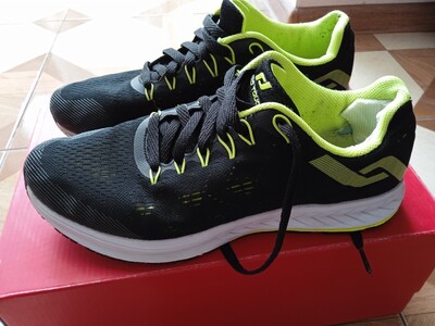 Кросівки демісезонні для спорту та тренувань Pro Touch в гарному стані, 42 розмір!