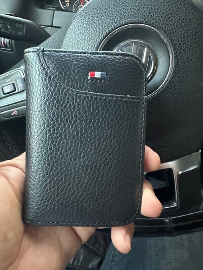 Стильний гаманець для карт і документів!