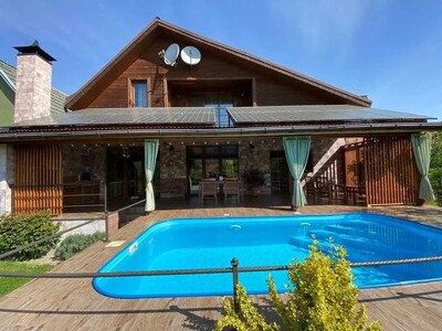 10-к будинок Хустський, Хуст, Центральна