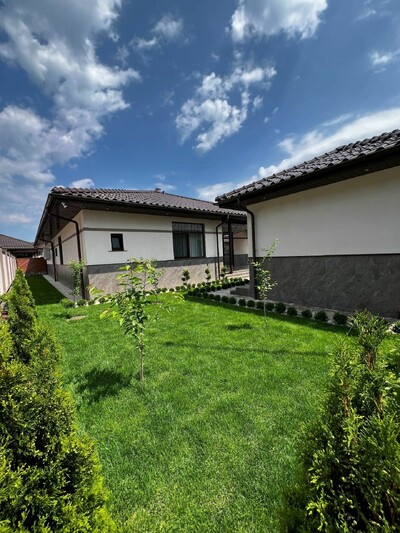 Продам котеджд з ремонтом і меблями