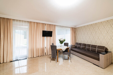 Продам таунхауз з ремонтом і меблями.