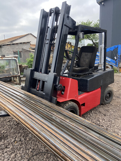 Продам погрузчик балканкар, вантажопідйомність3, 5т після повного капітального ремонту, двигун, ходо