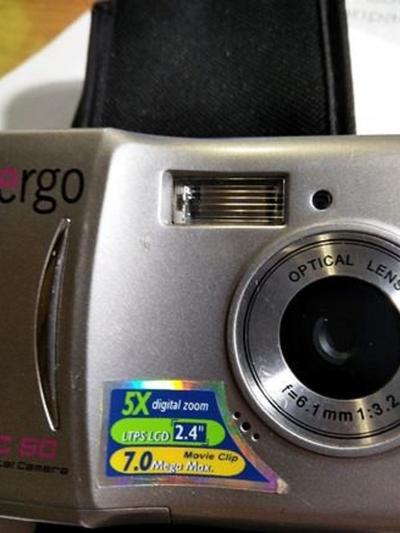 Продам ,б/у цифровой фотоаппарат Ergo DC 50.