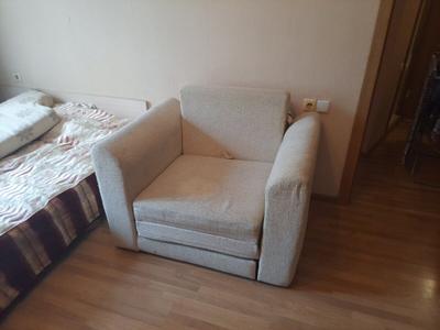 Продам диван-кресло бежевое 1 год в эксплуатации