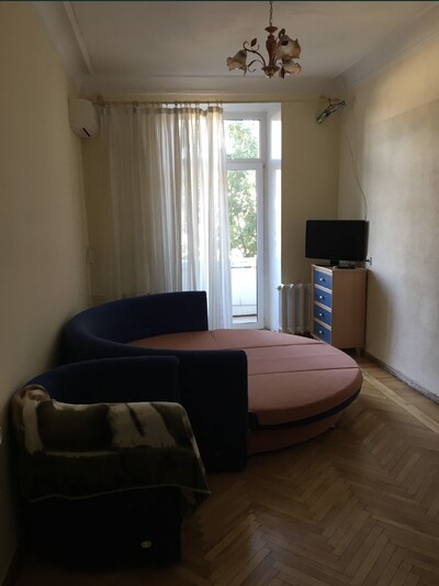 Продаётся 1 к квартира, центр, собственник, сталинка