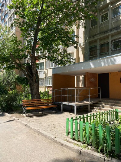 Перша оренда ! 2 к. кв. на пр. Князя В. Великого ( Добровольского) !