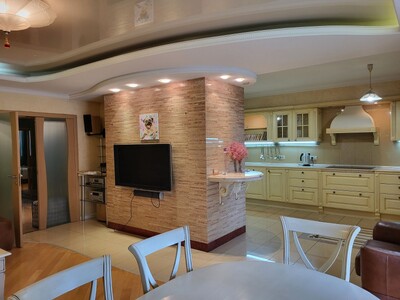 Здам 2кв, 100м, вул.Леонтовича/ парк Шевченка