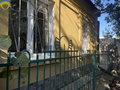 Будинок на два входи в межах міста Черемушки