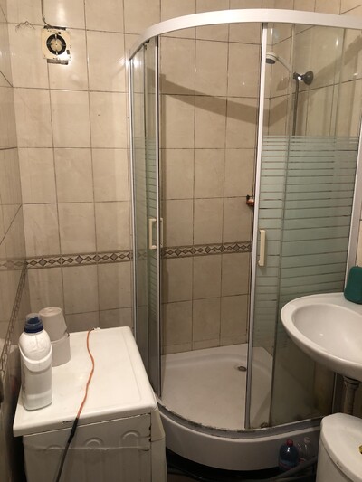 сдам к!мнату в коммуне для одного