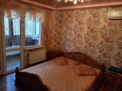 Долгосрочно Заболотного 1 этаж, газ, автономия. Закрытый двор. Без посредников. Варианты.