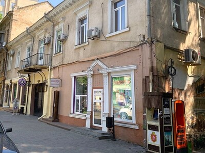 Екатерининская(Европейская): сдам угловое фасадное помещение в центре!