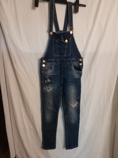 Продам джинсовый комбинезон