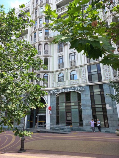 Сдам 3 комн,ЖК"Шахнаме"/Екатерининская площадь. Есть укрытие, паркинг, генератор!