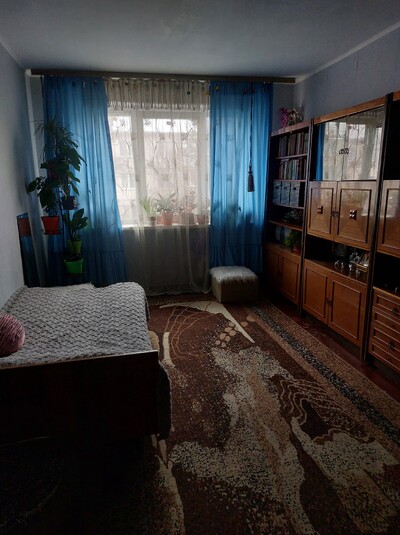 Сдам комнату в двух комнатной квартире.