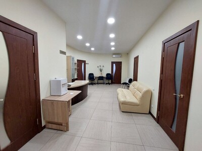 Мукачевский пер.: сдам офис в престижном районе возле парка Шевченко!