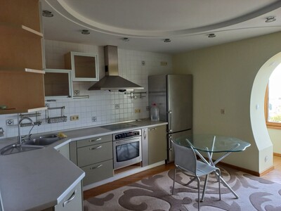 Сдам 3 комнатную квартиру в Киевском районе/7,5 ст,Люстдорфской дор/"Форма".