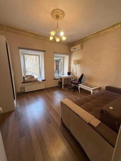 Продам 1-к квартиру Одесса, Приморский, Белинского