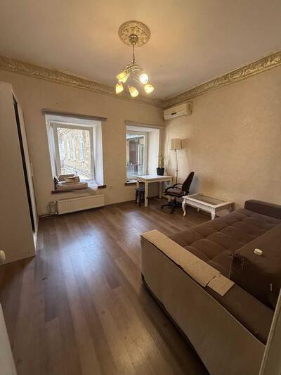 Продам 1-к квартиру Одеса, Приморський, Леонтовича